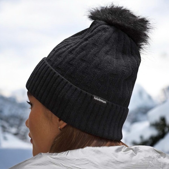 NWT Lululemon Womens Cable Knit Pom Beanie in Black main image 6